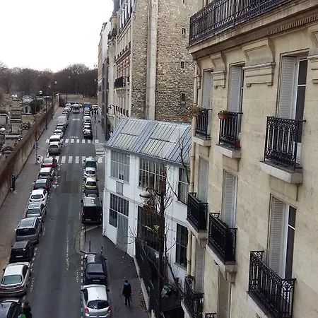 Parisien Montmartre * Parijs